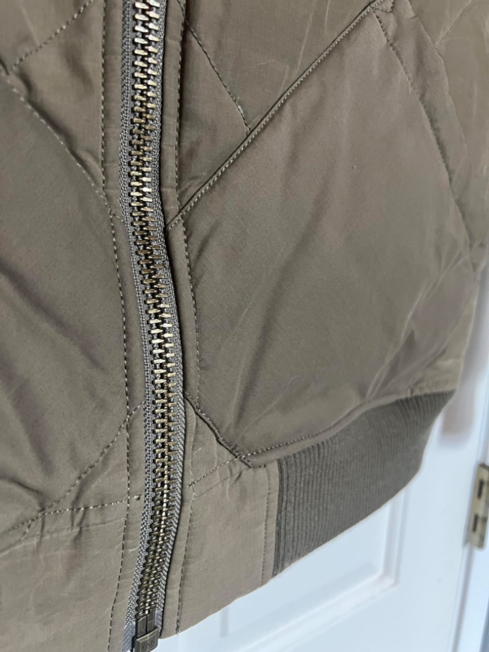 Huckberry x Eddie Bauer Skyliner Diamond Quilted Down Jacket - Picture 6 of 6